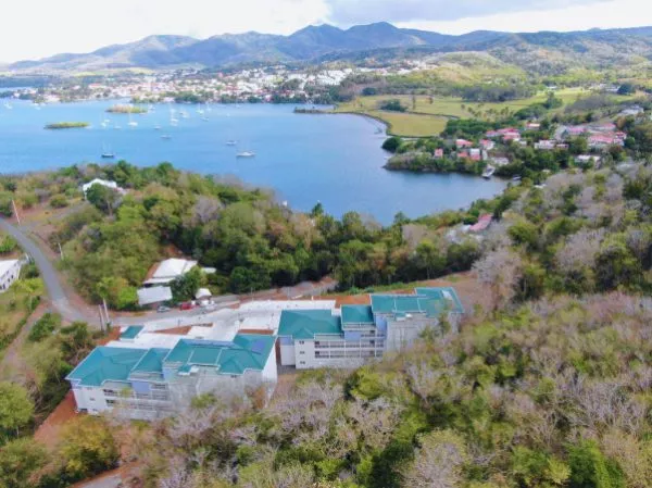 Image d'une baie sur une île d'outre-mer